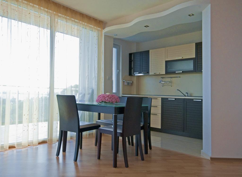 Nushev Hotel Sweti Wlas Exterior foto